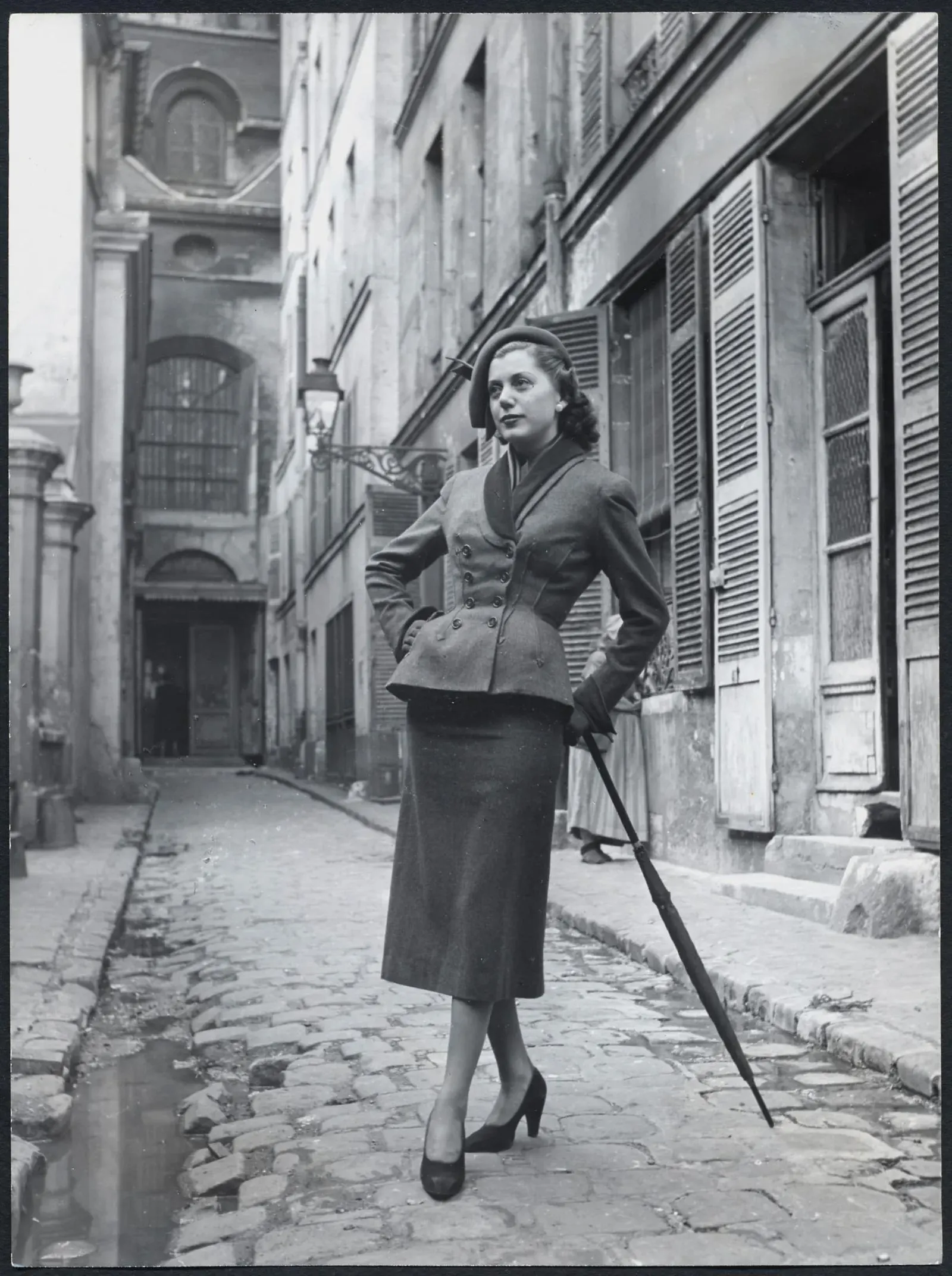 1950s Navy Silk Couture Bar Jacket with Button Pocket - Image 7