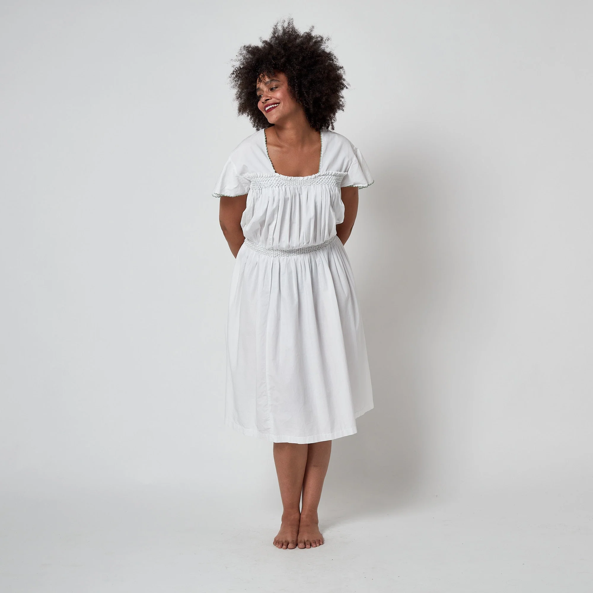 1950s White Cotton Smocked Dress with Tie Back - Image 13