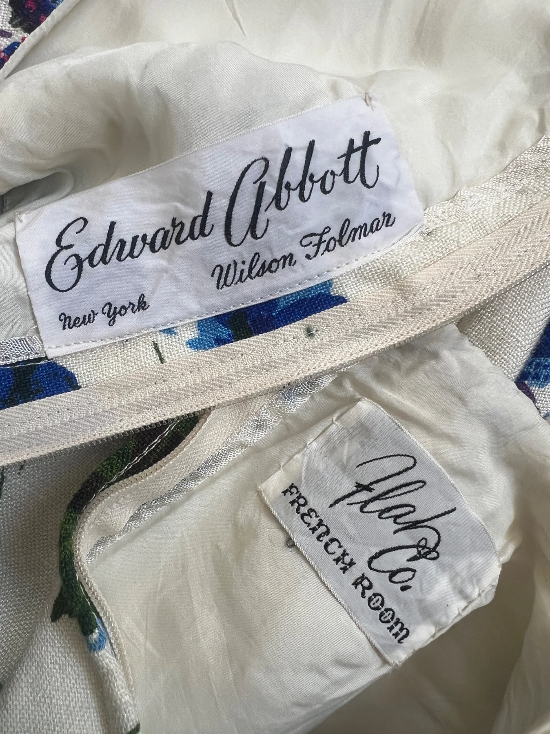 1960s Edward Abbott Cream Dress with Purple and Blue Florals - Image 10