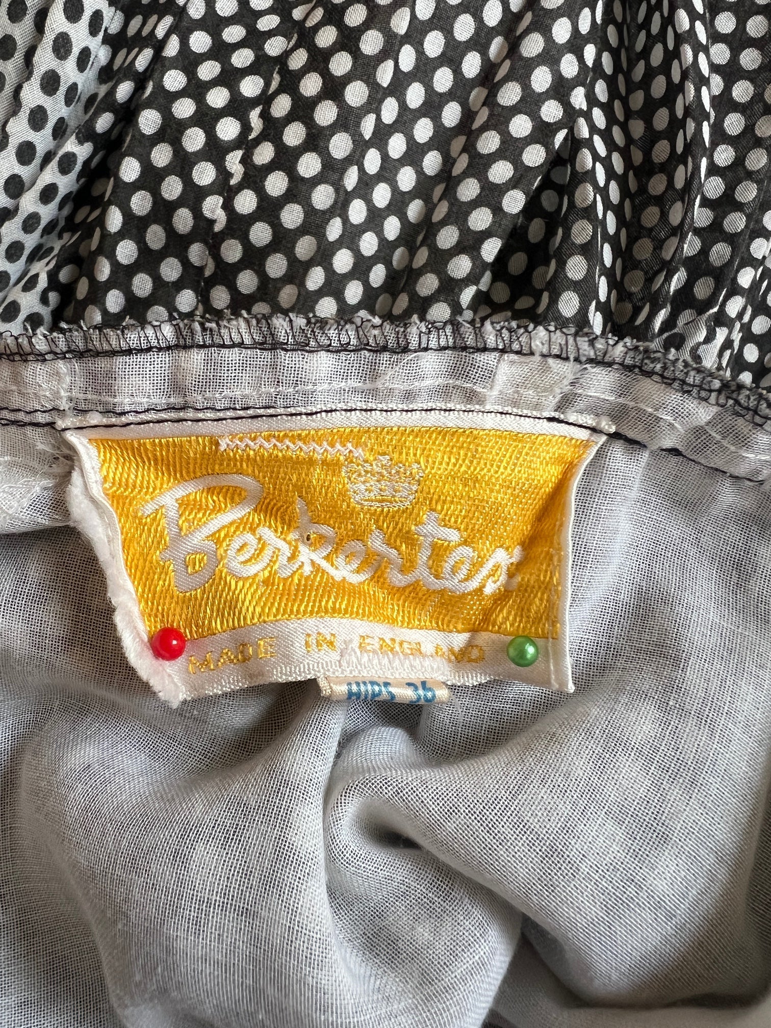 1970s Berkertex Cotton Monochrome Polka Dot Print Dress - Image 5