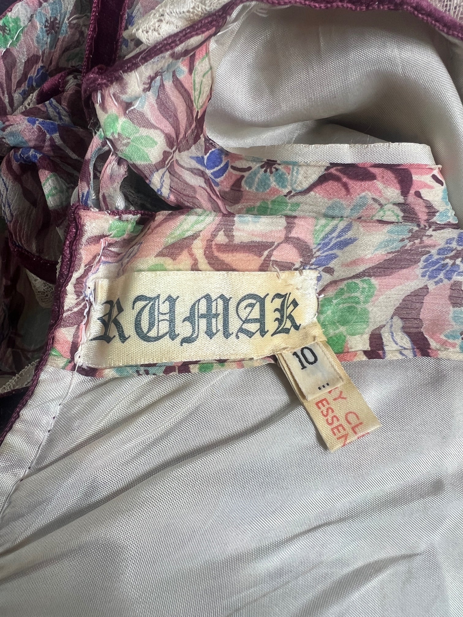 1970s Rumak Couture Silk Floral Chiffon Dress with Capelet - Image 5