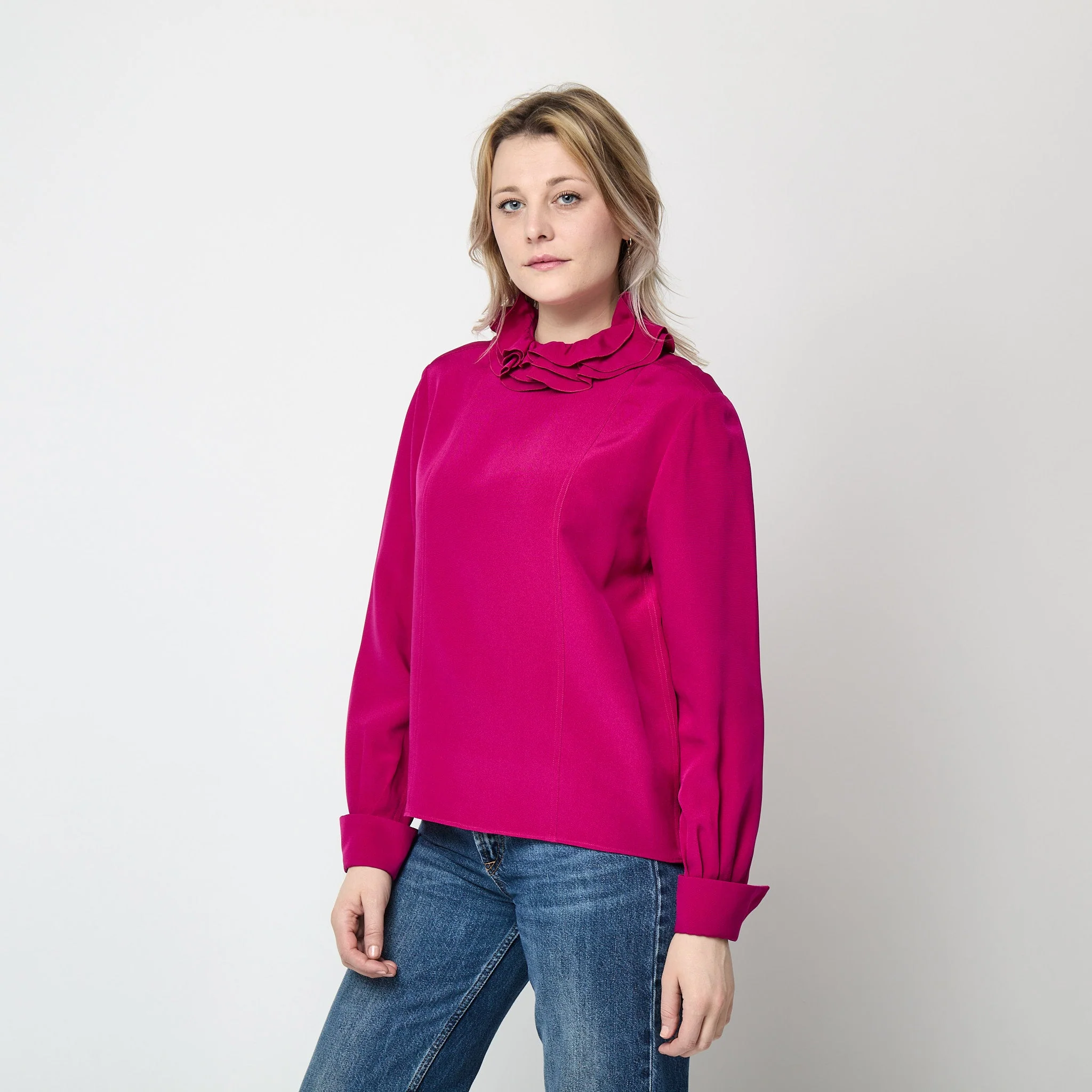 1980s Chanel Fuchsia Heavy Silk Blouse with Ruffle Collar - Image 14