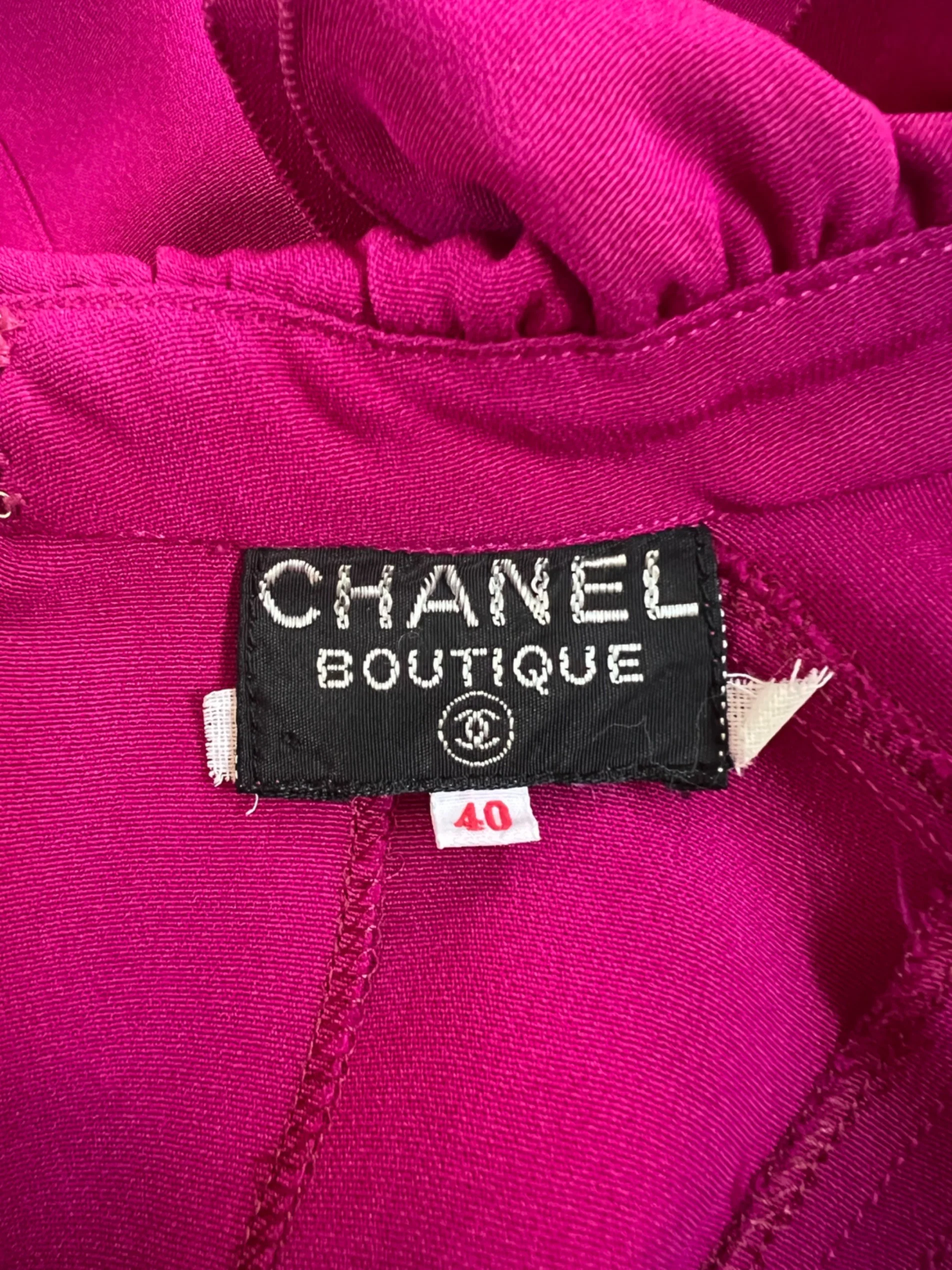 1980s Chanel Fuchsia Heavy Silk Blouse with Ruffle Collar - Image 5