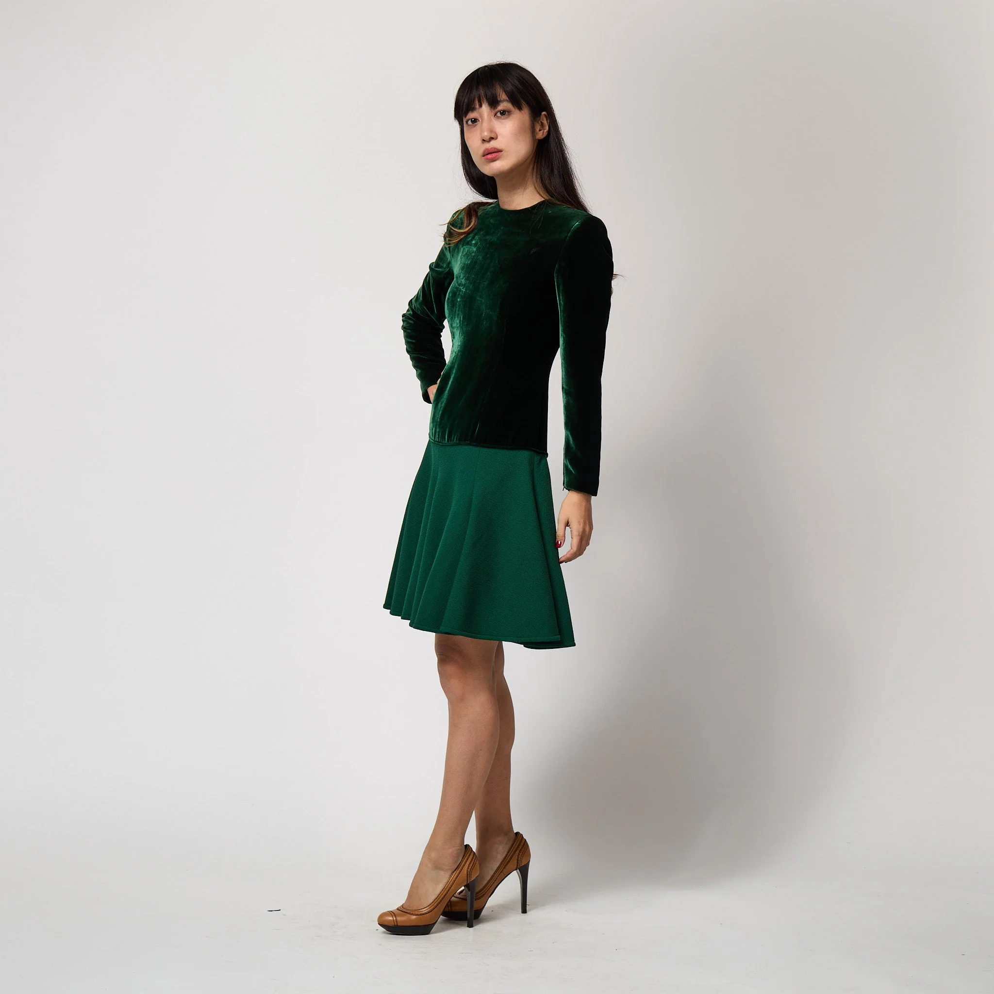 1983 Valentino Haute Couture Emerald Green Velvet and Wool Dress - Image 23