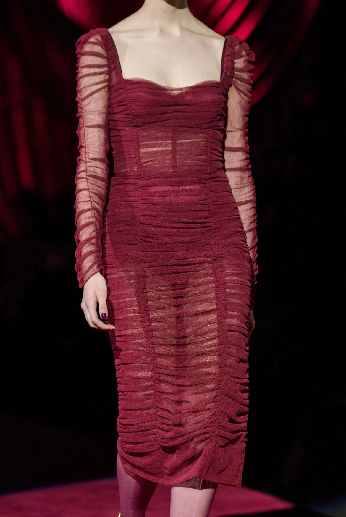 2019 Dolce & Gabbana Runway Documented Red Tulle Corset Midi Dress - Image 12