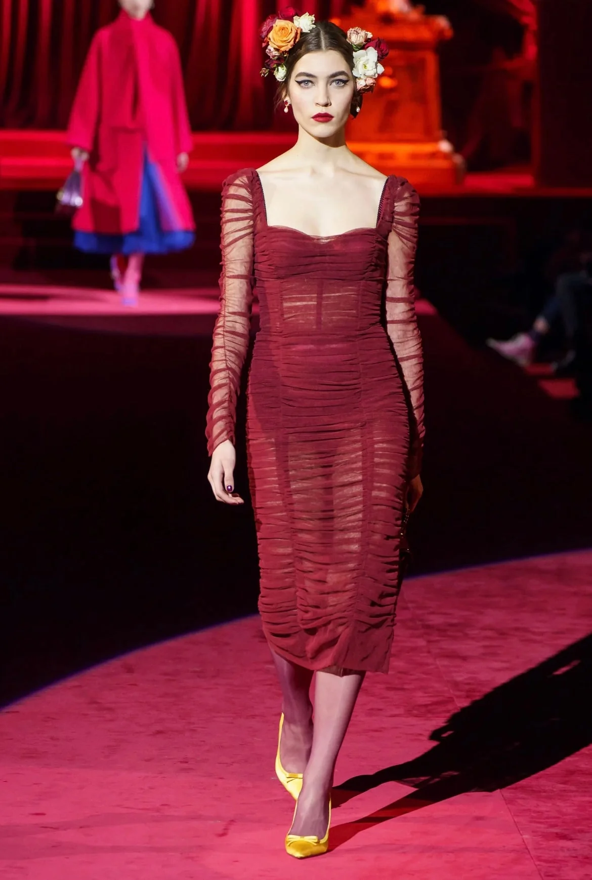 2019 Dolce & Gabbana Runway Documented Red Tulle Corset Midi Dress - Image 4