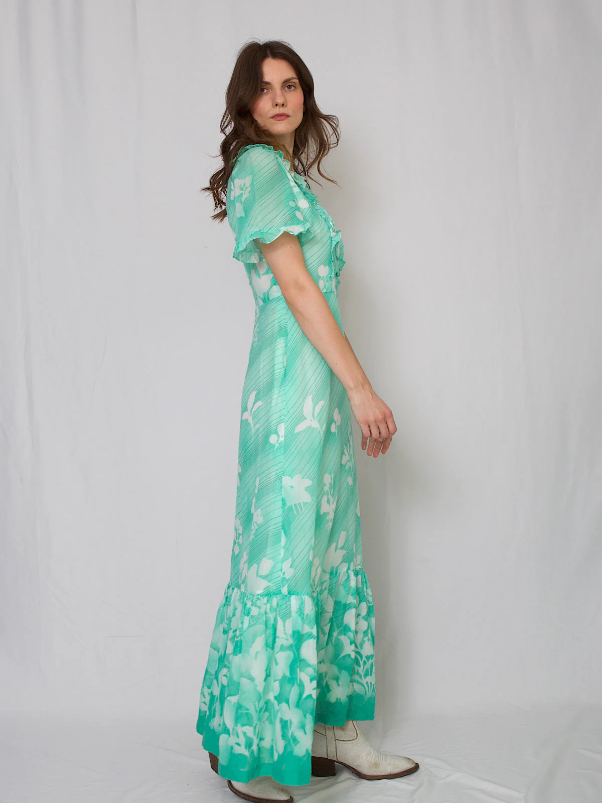 70s vintage boho maxi dress in mint floral cotton - Image 5