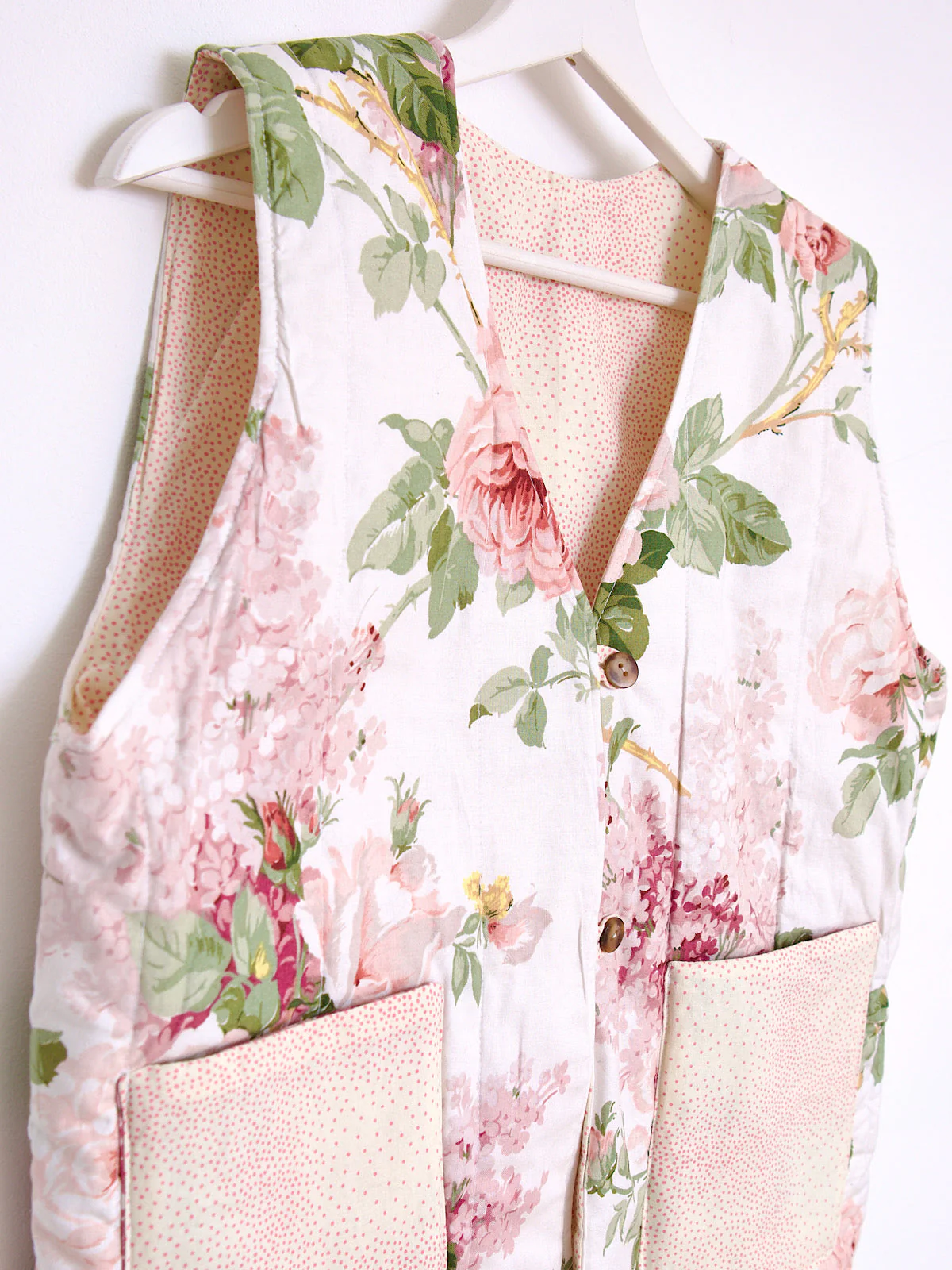 Handcrafted waistcoat with vintage fabric - Image 22